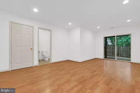 Living - 2495 Lakeside Dr, Frederick, MD 21702 photo 9 of 10