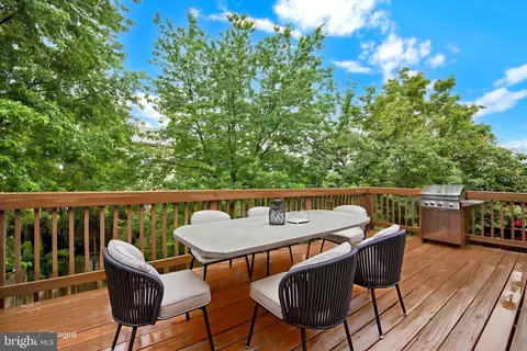Exterior - 2495 Lakeside Dr, Frederick, MD 21702 photo 3 of 7