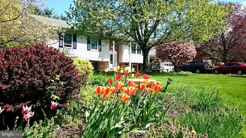 Exterior - 8111 Overlook Ct, Frederick, MD 21702 photo 2 of 9