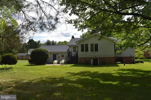 Exterior - 8111 Overlook Ct, Frederick, MD 21702 photo 8 of 9
