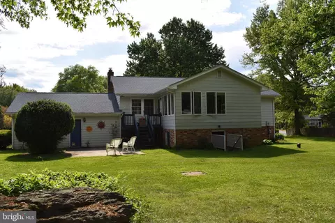 Exterior - 8111 Overlook Ct, Frederick, MD 21702 photo 6 of 9