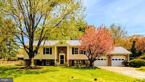 8111 Overlook Ct, Frederick, MD 21702