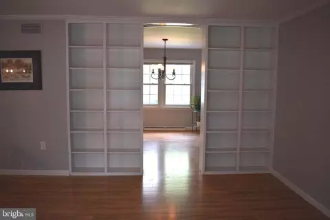 Living - 8111 Overlook Ct, Frederick, MD 21702 photo 4 of 7
