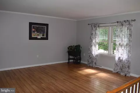 Living - 8111 Overlook Ct, Frederick, MD 21702 photo 1 of 6