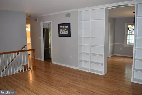 Living - 8111 Overlook Ct, Frederick, MD 21702 photo 4 of 6