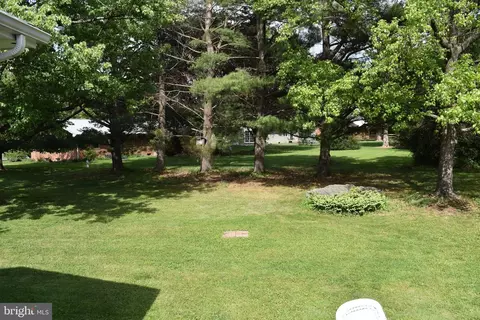 Exterior - 8111 Overlook Ct, Frederick, MD 21702 photo 5 of 9