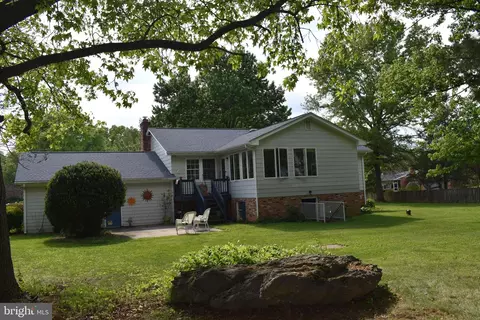 Exterior - 8111 Overlook Ct, Frederick, MD 21702 photo 7 of 9