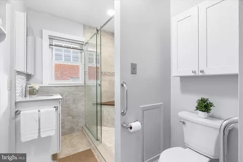 Bath - 6 E 13th St, Frederick, MD 21701 photo 2 of 3