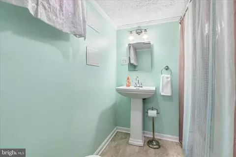 Bath - 6 E 13th St, Frederick, MD 21701 photo 3 of 3