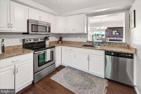 Kitchen - 541 Ellrose Ct, Frederick, MD 21703 photo 2 of 3