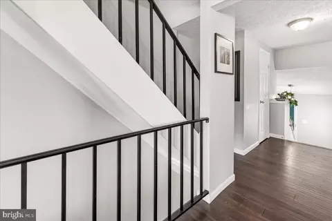 Entry Way - 541 Ellrose Ct, Frederick, MD 21703 photo 4 of 11