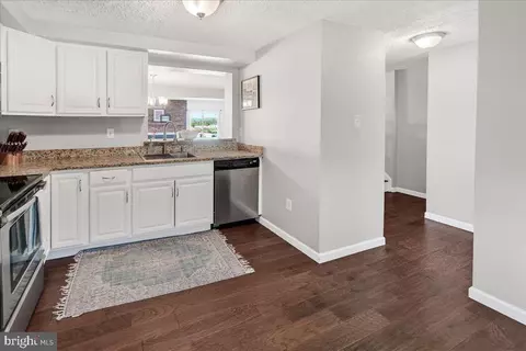 Entry Way - 541 Ellrose Ct, Frederick, MD 21703 photo 3 of 11