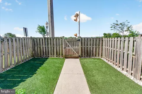 Exterior - 541 Ellrose Ct, Frederick, MD 21703 photo 6 of 32