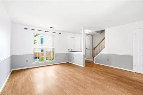 Living - 5735 Sunset View Ln, Frederick, MD 21703 photo 3 of 5