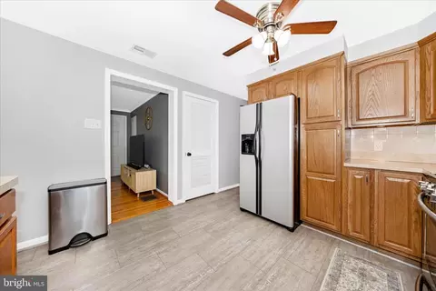 Entry Way - 98 Summers Dr, Middletown, MD 21769 photo 4 of 5