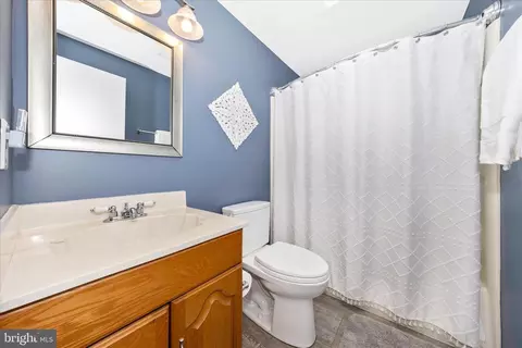 Bath - 98 Summers Dr, Middletown, MD 21769 photo 1 of 2