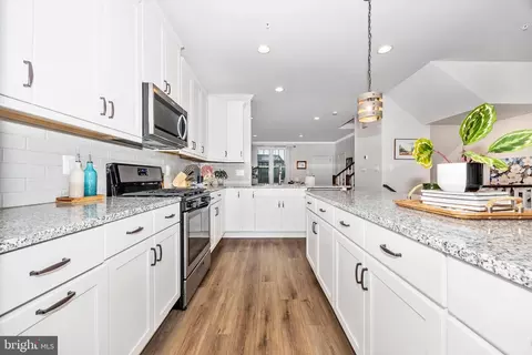 Entry Way - 1817 Bird Run, Frederick, MD 21702 photo 5 of 11