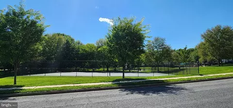 Exterior - 2499 Lakeside Dr, Frederick, MD 21702 photo 3 of 6