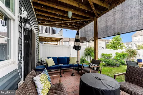 Exterior - 5125 Ironsides Dr, Frederick, MD 21703 photo 6 of 12