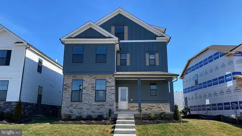 456 Hanson St, Frederick, MD 21701