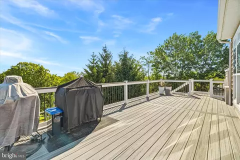 Exterior - 2258 W Greenleaf Dr, Frederick, MD 21702 photo 2 of 8