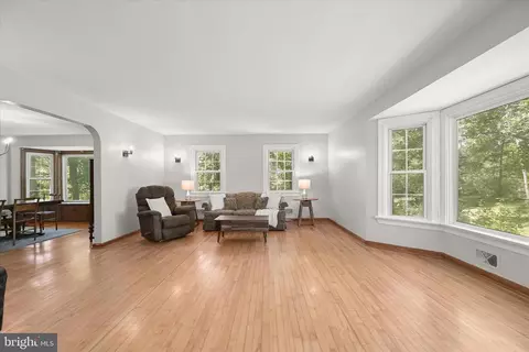 Living - 9915 Masser Rd, Frederick, MD 21702 photo 3 of 5