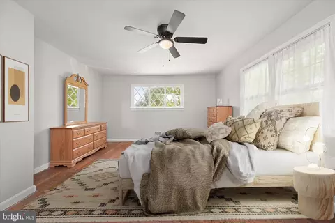 Bedroom - 9915 Masser Rd, Frederick, MD 21702 photo 5 of 9