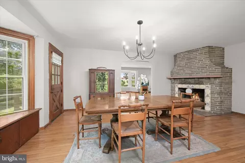 Dining - 9915 Masser Rd, Frederick, MD 21702 photo 2 of 4