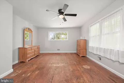 Bedroom - 9915 Masser Rd, Frederick, MD 21702 photo 4 of 9