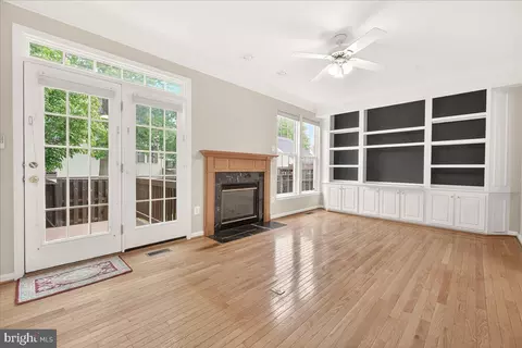 Living - 1740 Derrs Sq E, Frederick, MD 21701 photo 4 of 7