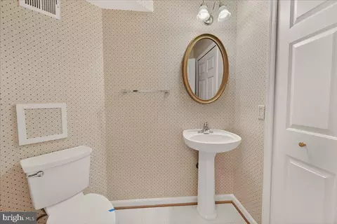 Bath - 1740 Derrs Sq E, Frederick, MD 21701 photo 5 of 5