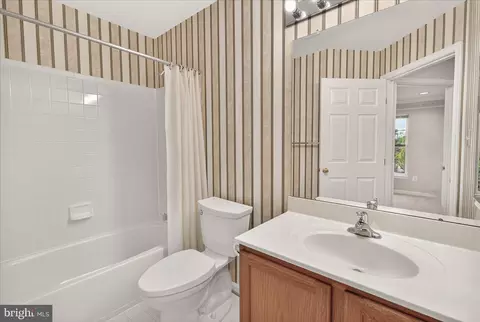 Bath - 1740 Derrs Sq E, Frederick, MD 21701 photo 3 of 5