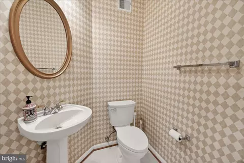 Bath - 1740 Derrs Sq E, Frederick, MD 21701 photo 1 of 5