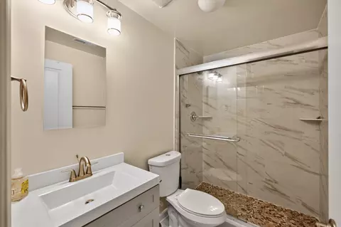 Bath - 6357 Walcott Ln, Frederick, MD 21703 photo 4 of 5