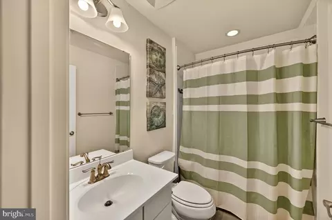 Bath - 6357 Walcott Ln, Frederick, MD 21703 photo 3 of 4