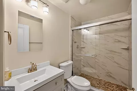 Bath - 6357 Walcott Ln, Frederick, MD 21703 photo 2 of 4