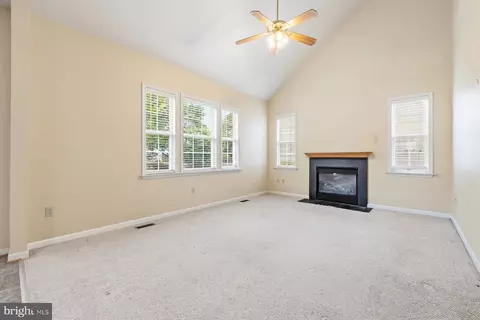 Living - 100 Crossing Pointe Ct, Frederick, MD 21702 photo 3 of 6