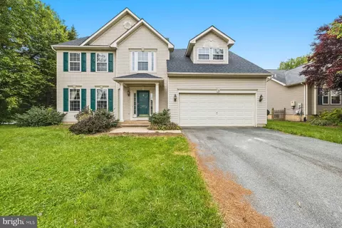 100 Crossing Pointe Ct, Frederick, MD 21702