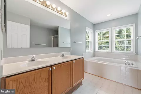 Bath - 100 Crossing Pointe Ct, Frederick, MD 21702 photo 1 of 2