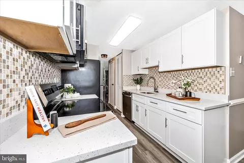 Kitchen - 308 Heather Ridge Dr, Frederick, MD 21702 photo 2 of 3