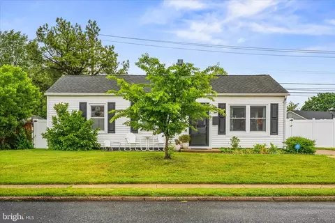 466 Carrollton Dr, Frederick, MD 21701