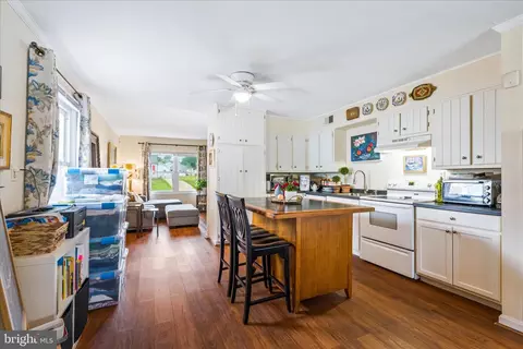 Kitchen - 466 Carrollton Dr, Frederick, MD 21701 photo 2 of 4