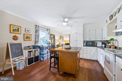 Kitchen - 466 Carrollton Dr, Frederick, MD 21701 photo 3 of 4