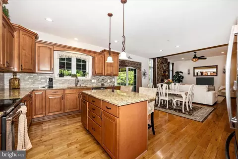 Kitchen - 7145 Linganore Rd, Frederick, MD 21701 photo 3 of 4