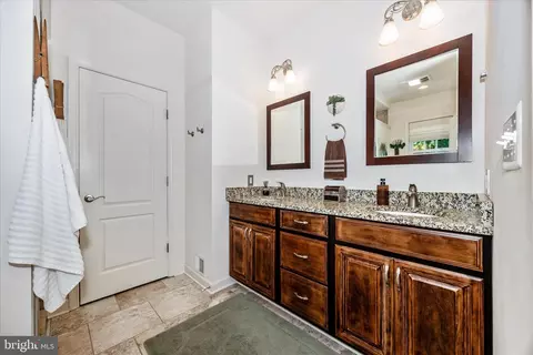 Bath - 7145 Linganore Rd, Frederick, MD 21701 photo 2 of 5