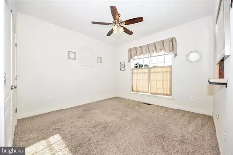 Bedroom - 7145 Linganore Rd, Frederick, MD 21701 photo 5 of 6
