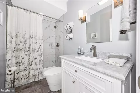 Bath - 7145 Linganore Rd, Frederick, MD 21701 photo 5 of 5