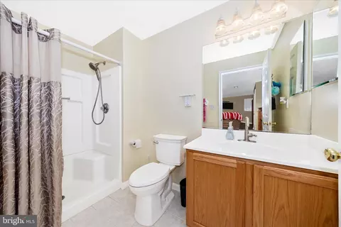 Bath - 1805 Rainbow Falls Ct, Frederick, MD 21702 photo 4 of 4