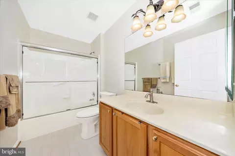 Bath - 1805 Rainbow Falls Ct, Frederick, MD 21702 photo 3 of 4