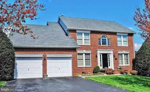2425 Hunters Chase Ct, Frederick, MD 21702